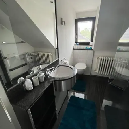 Zentrale Wohnung Im Gruenen! Berlijn Buitenkant foto