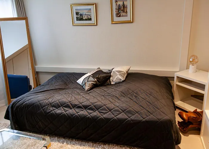 Zentrale Wohnung Im Gruenen!